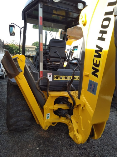 Retroescavadeira New Holland B95b Ano 2016