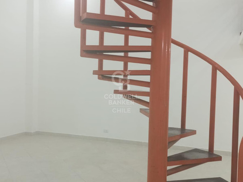 Amplio Local Comercial Metro Los Leones