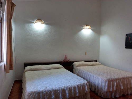 Casa Sola En Lomas De Atzingo, Cuernavaca, Morelos - Ber-1024-cs*