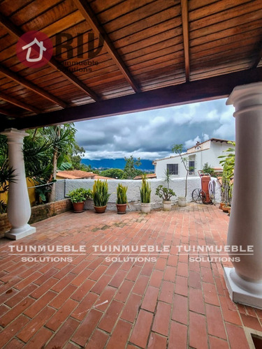Venta - Quinta En Alto Prado. Estado Miranda.