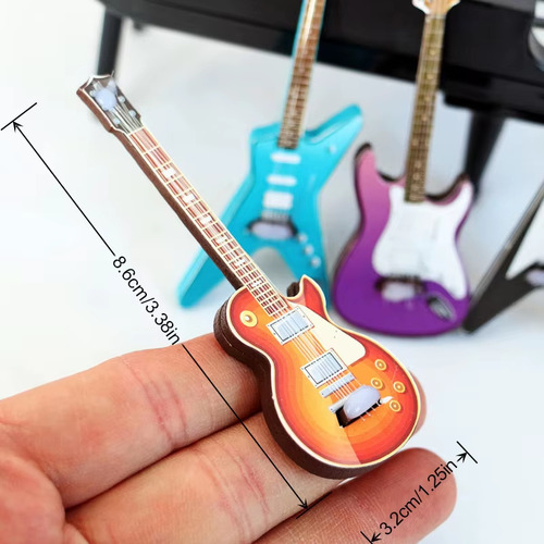 Pack De 4 Miniguitarras A Escala 1:12. Les Paul, Strato, Etc