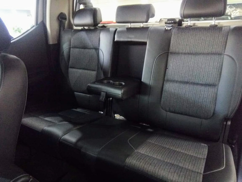 Peugeot Landtrek 2021 2.4l Cabina Doble 4x2