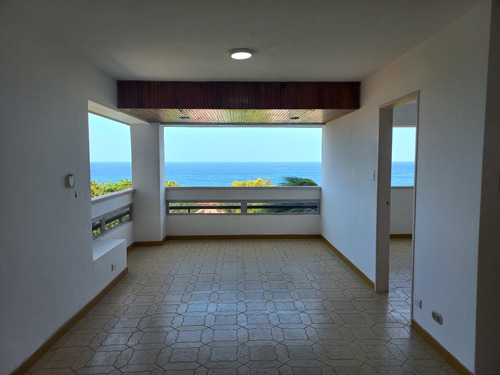 Apartamento En Macuto | 46m2. Ref.25m Negociable | Ave. La Playa | Vende Propietrario