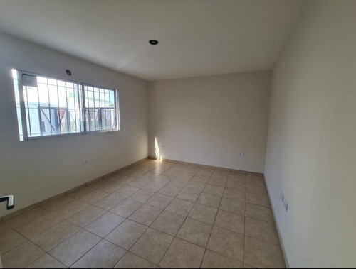 Ph En Venta - 9 Dormitorios 6 Baños - Cochera - 700mts2 - Garin, Escobar