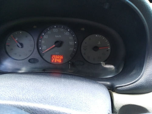 Renault Clio 1.2 Authentique Aa Da 2006