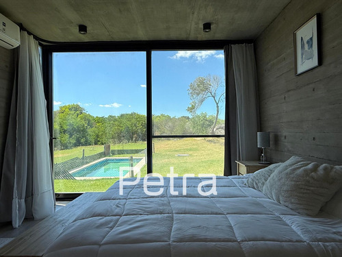 Casa En Venta De Hormigón Visto En Costa Esmeralda