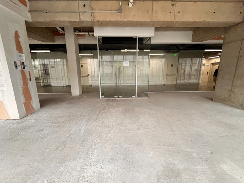 Planta Libre En Nuevo Strip Center, Metro Hospitales