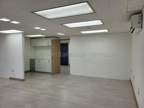 Oficina En Alquiler El Rosal. Cód. #26-339