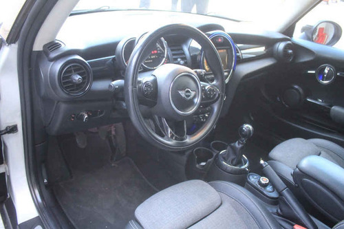 Imagen 8 de 15 de Mini Cooper 2016 3p Chili L3/1.5/t Man