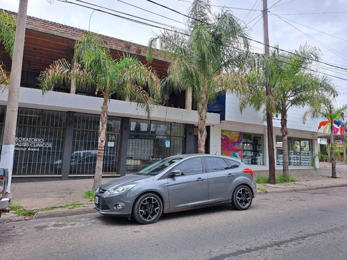 Imagen 2 de 6 de Local Alquiler -campana-