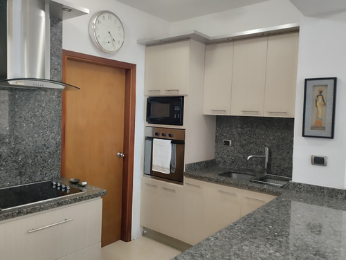 Apartamento En Alquiler Calle Arismendi, Lecheria