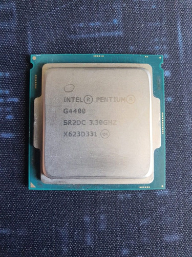 Procesador Intel Pentium G4400 De 2 Núcleos Y  3.3ghz Usado 