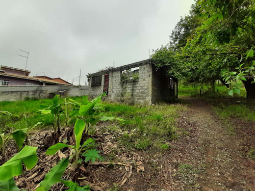 Terreno De 500m2 Com Casa Chácara Em Construção Em Ibiúna-sp