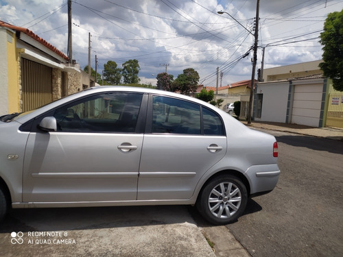 Volkswagen Polo Sedan 1.6 Total Flex 4p 2005
