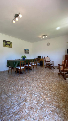 Casa En Venta - 3 Dormitorios 2 Baños - 238mts2 - Roque Perez