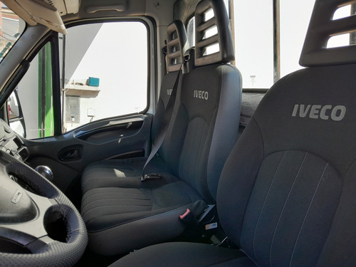 Iveco Daily 35s14 2018 Com Ar Condicionado Carroceria