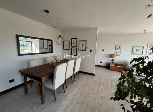 Casa En Venta De 4 Dorm. Lo Barnechea Townhouse Oportunidad