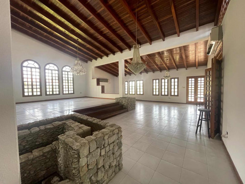 Las Villas Lechería Venta 1300 M2