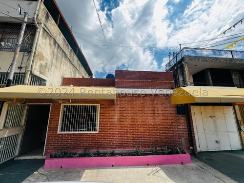 Casa Comercial, A Escasos Metros De La Av Bolivar 25-16082 Irrr
