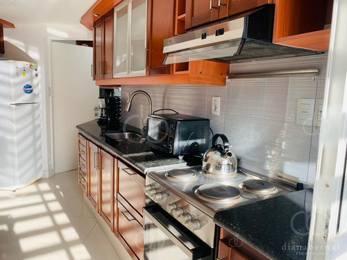 Imagen 22 de 28 de Venta De Apartamento De 2 Dormitorios En Torre Cristal Punta Del Este