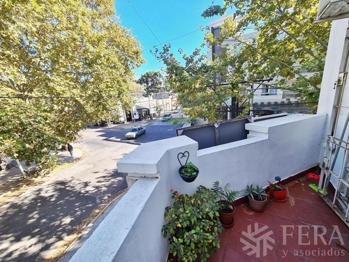 Venta De Duplex En 1º Piso Por Escalera De 3 Ambientes Con Terraza (27805)