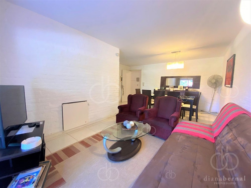 Imagen 14 de 15 de Punta Del Este, 2 Dormitorios Y 2 Baños, Cochera, Terraza Y Parrillero.