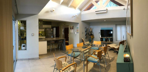 Venta - Casa 3dorm + Depto - Patio Y Pileta
