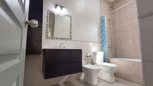 Casa En Venta - 2 Dormitorios 1 Baño - Cochera - 800mts2 - Paso Del Rey