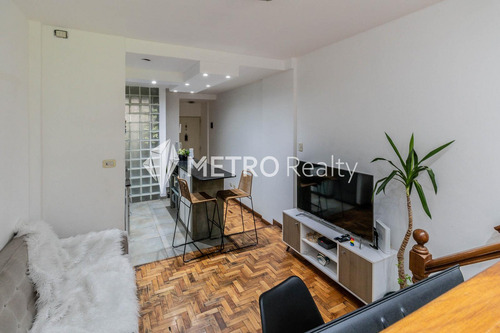 Venta De Departamento Con Balcón En Las Cañitas