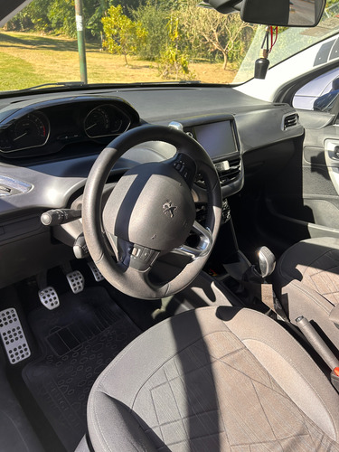 Peugeot 208 1.6 Feline