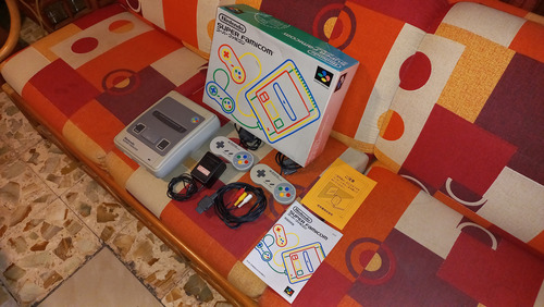 Juegoconsola Nintendo Super Famicom En Caja (Usado)