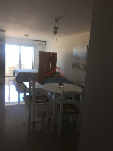 Monoambiente En Peninsula,- Ref: 4854