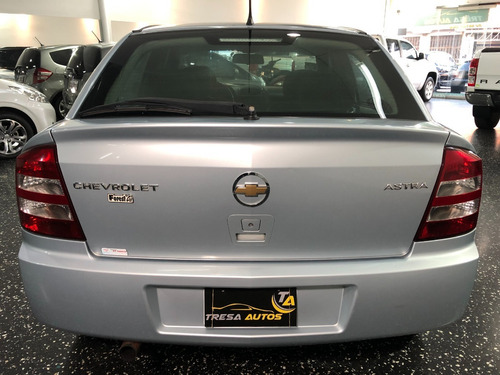 Imagen 7 de 15 de Chevrolet Astra