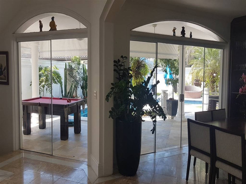 Imagem 13 de 30 de Imperdível Sobrado Com 3 Dorms Sendo 1 Suite Master, 2 Suítes, 2 Salas, Jardim, Sauna, 4 Vagas De Garagem, Piscina Com Cascata, Agende Sua Visita Correndo. - Hm3354
