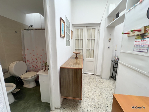 Venta De Muy Linda Casa Límite Unión Buceo, 2 Dormitorios, Garage, Porche, Al Frente, Planta Baja, Independiente, Sin Gastos Comunes