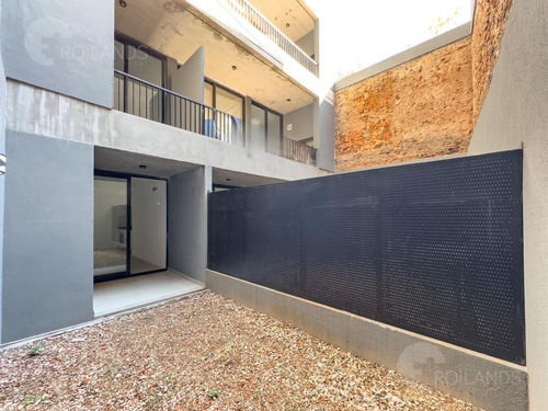 Monoambiente En Venta Con Patio En Flores