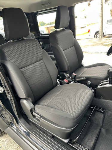 Suzuki Jimny 1.5 Glx At 3P