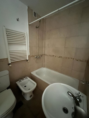 Departamento De 2 Dormitorios En Venta Al Frente Del Paseo Del Buen Pastor!