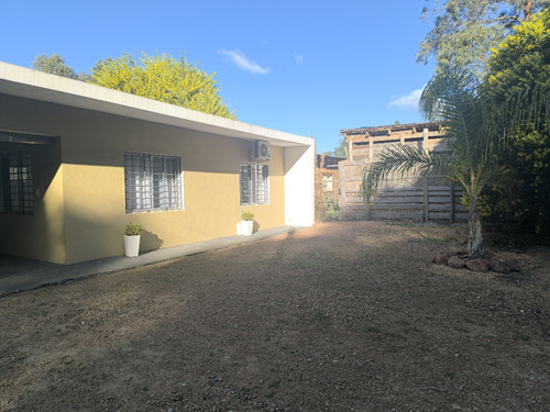 Casa Piscina Climatizada Abierta Fuera De Servicio