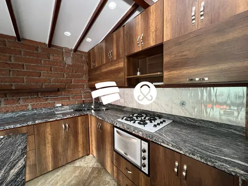 Casa En Venta A Dos Cuadras Del Parque De Bello