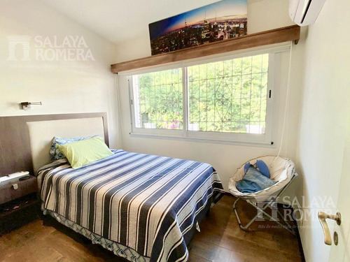 Imagen 13 de 20 de Venta Casa En Playa Mansa, 4 Dormitorios, Piscina, Financiación