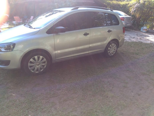 Volskwagen Suran Comfortline 1.6 2011