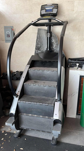 Escaladora Eléctrica Stairmaster Stepmil Sm5