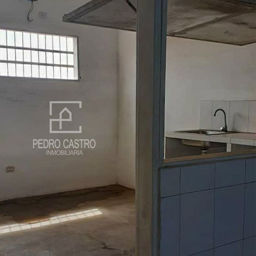 Imagen 8 de 13 de Se Vende Amplio Local Comercial Ubicado En Avenida Principal De Caujaro, Puerto Ordaz, Ciudad Guayana