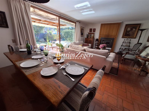 Casa Venta 4 Dormitorios, San Carlos De Apoquindo,las Condes