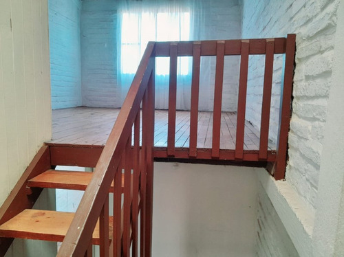 Venta Casa 3 Pisos. A Pasos Metro Elisa Correa