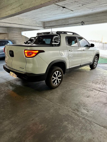 Imagen 10 de 15 de Fiat Toro Volcano 2.0 16v Multijet 4x4 At9 My23 Diesel U