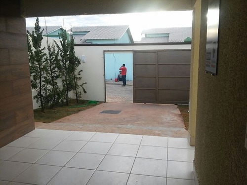 Imagem 4 de 14 de Casa De 2 Quartos Em Condomínio Com Muro E Portão Individual