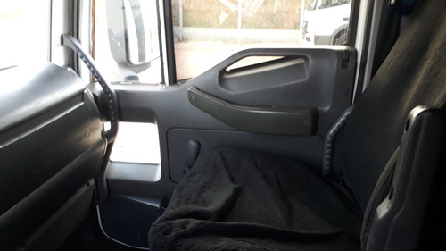 Iveco Tector 240e25 6x2 2011 Baú