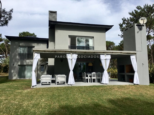 Casa De 5 Dormitorios En Pinar Del Faro, José Ignacio- Ref: 2650